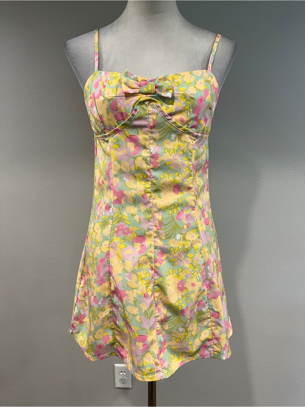 Strangers & Lovers Floral Bow-Front mini Sundress size small